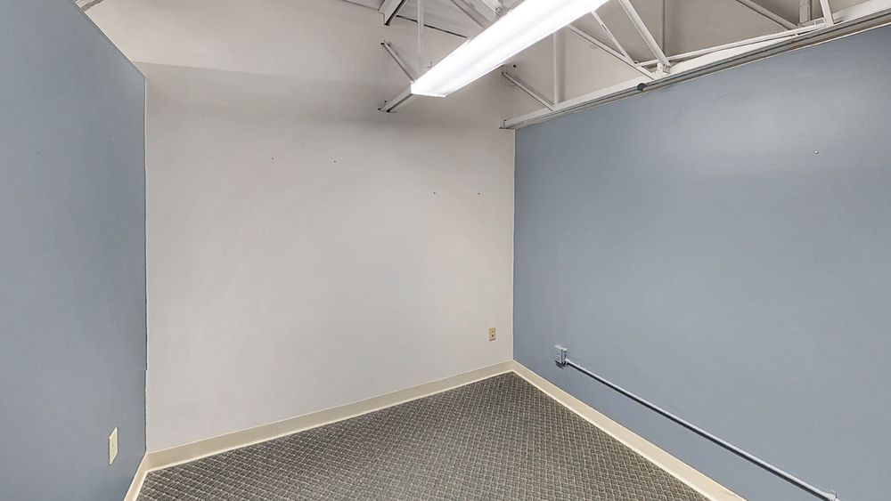 13 Westminster St, Lewiston, ME 04240